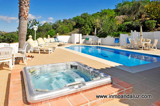 jacuzzi-pool_01_20120322-002